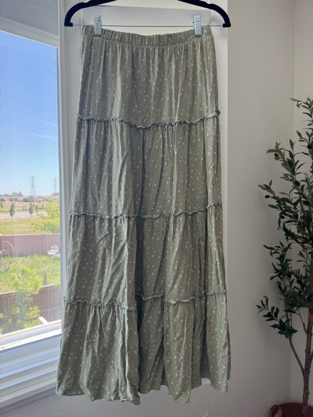 Aeropostale Sage Green Tiered Maxi Skirt with Ditsy Print